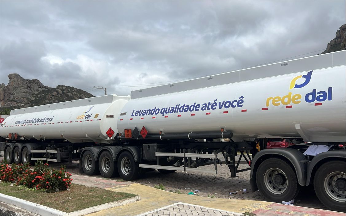 Envelopamento frota rede dal 2 tanques